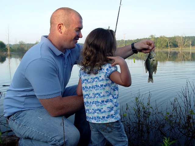 Wade-and-daughter-with-bream_TedWill